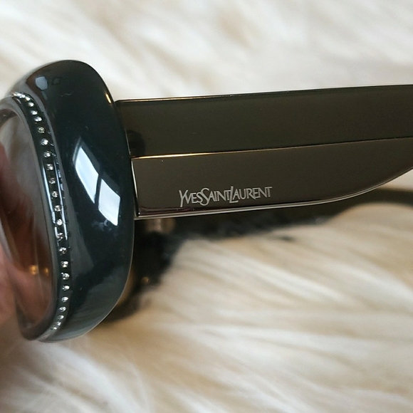 Yves Saint Laurent sunglasses - Picture 4 of 16